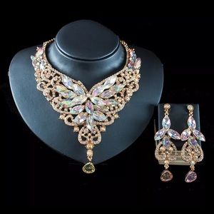 Lovely Rhinestone Neckless Set